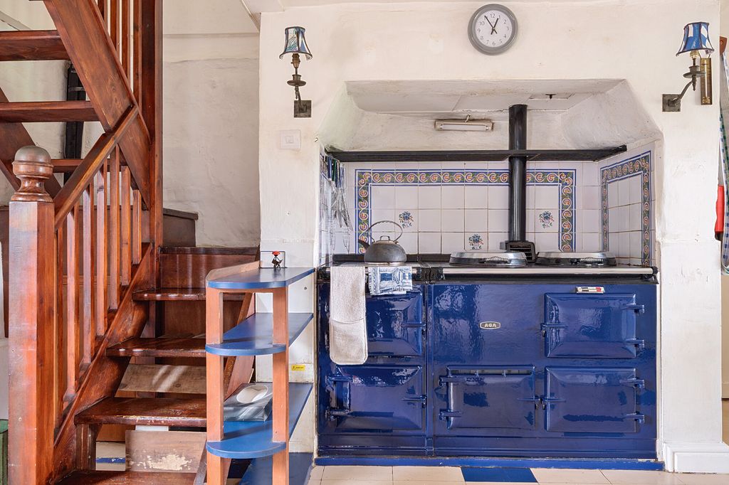 Property photo 3 of 32