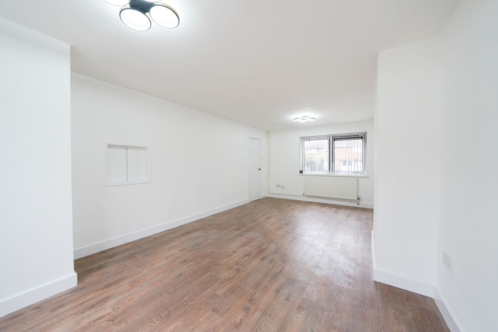 Property photo 3 of 16 Dsc00911