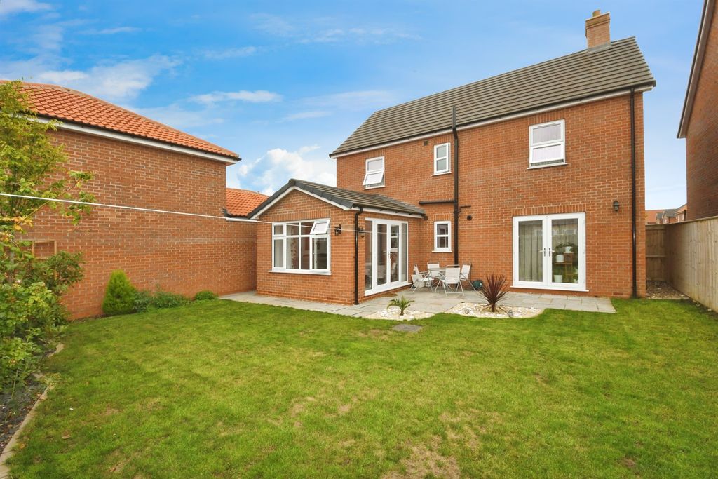 Property photo 2 of 17
