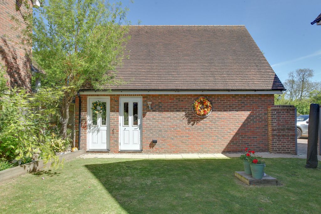 Property photo 2 of 46