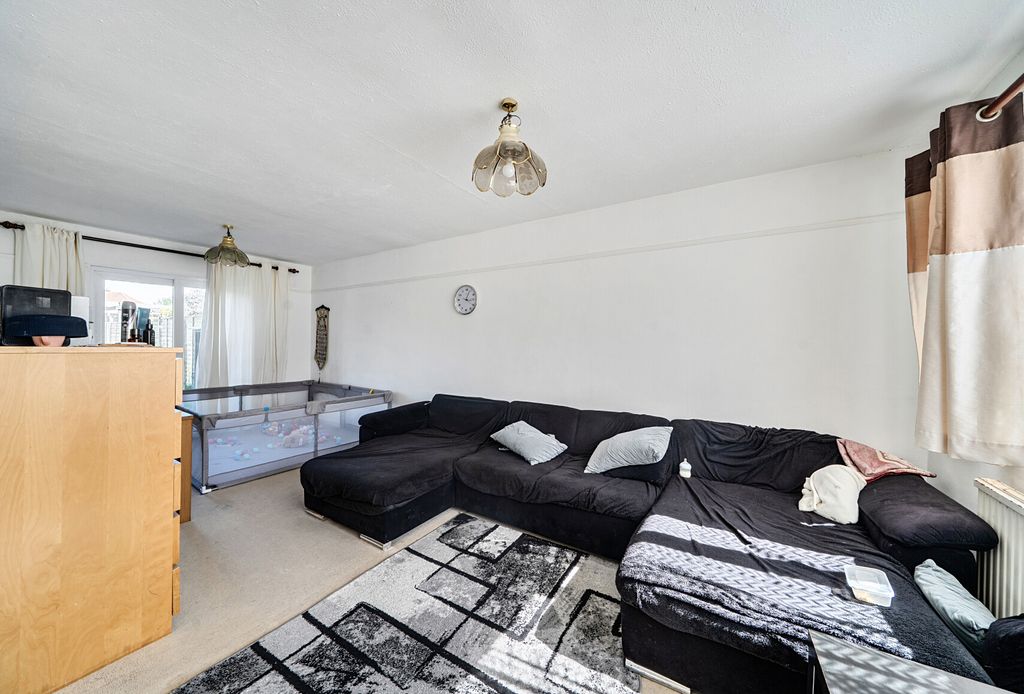 Property photo 2 of 9 1440494-15-69F365...