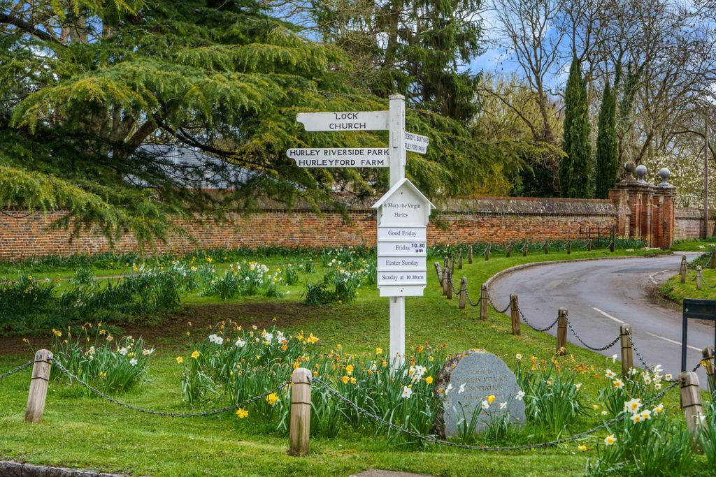 Property photo 2 of 19