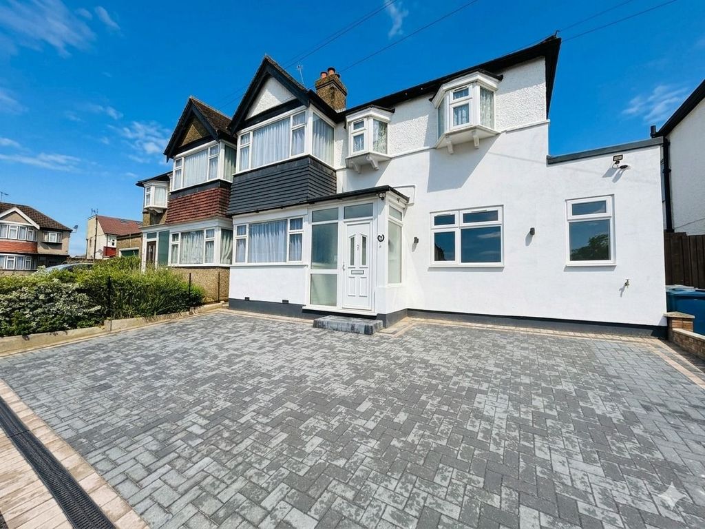 Property photo 2 of 23
