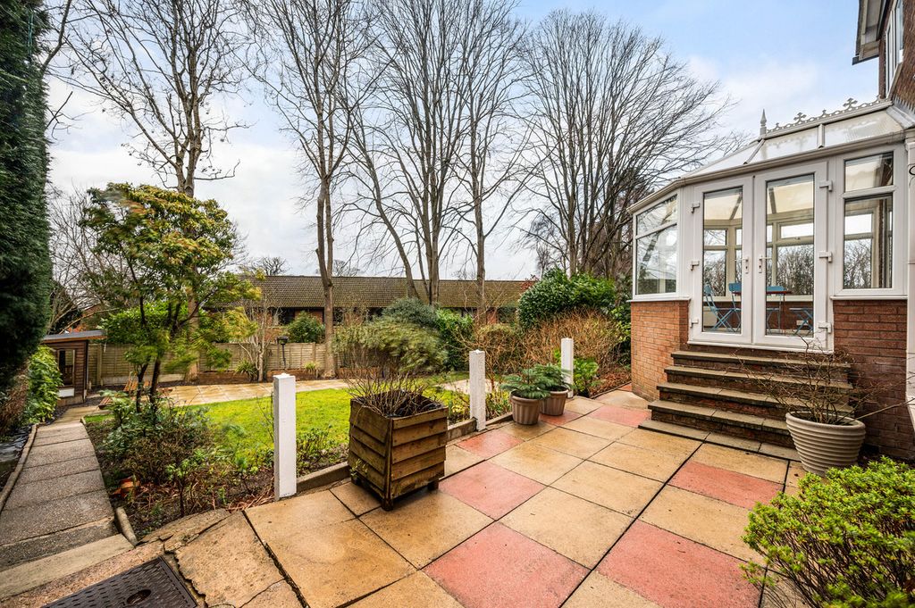 Property photo 2 of 30