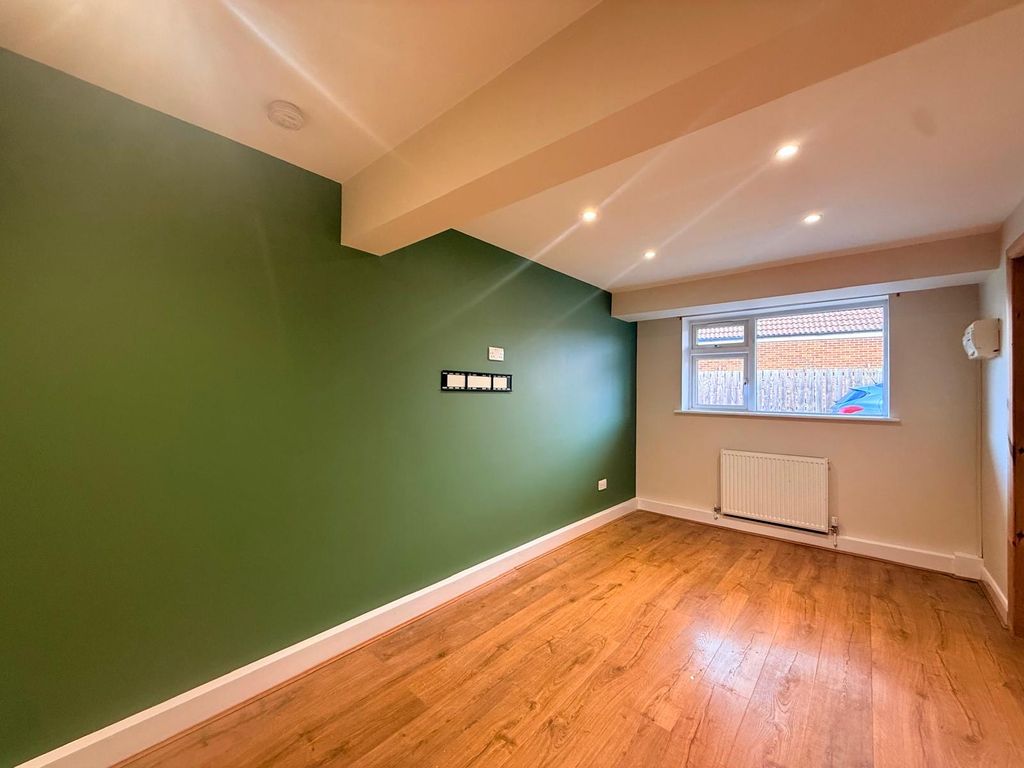 Property photo 2 of 7 Image