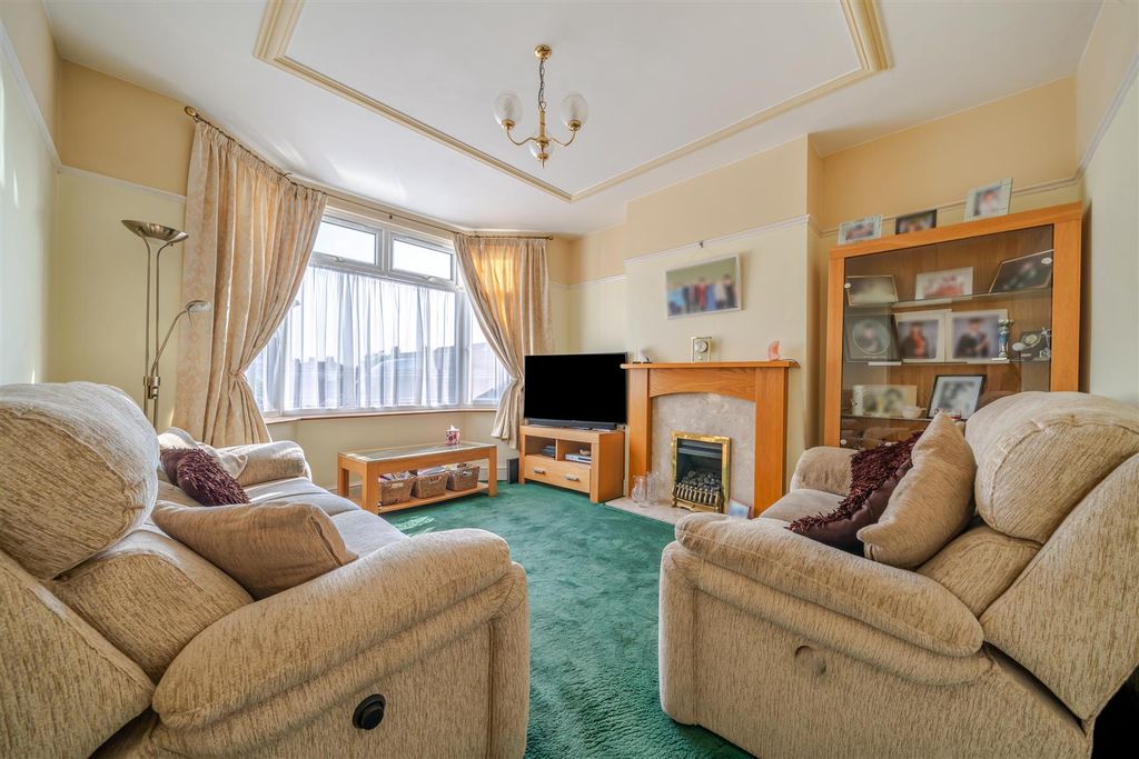 Property photo 3 of 18 23-6A5Fa16470F41-1496506-19F858B068c64-23-23.Jpg