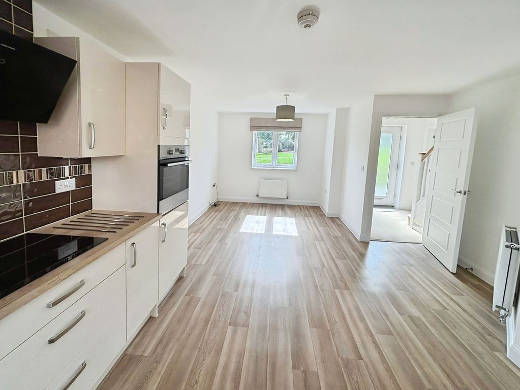 Property photo 3 of 25 7A75Bbaf-0F14A4F2-3454-422E-9802-c066762229d1