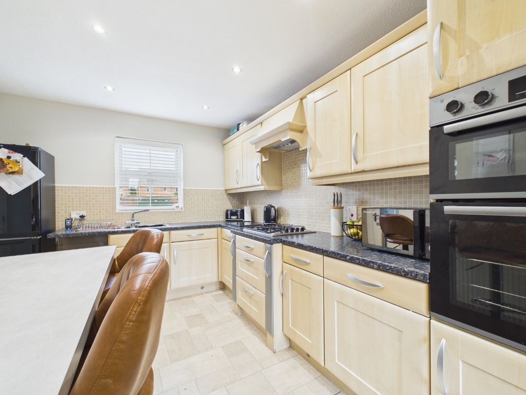 Property photo 3 of 23 4873476