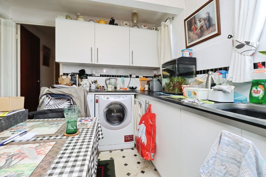 Property photo 2 of 15 Kitchen