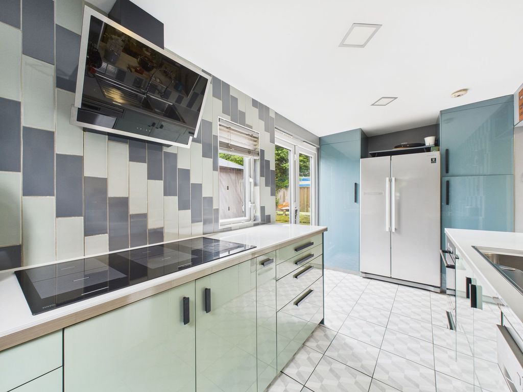 Property photo 2 of 17 Kitchen