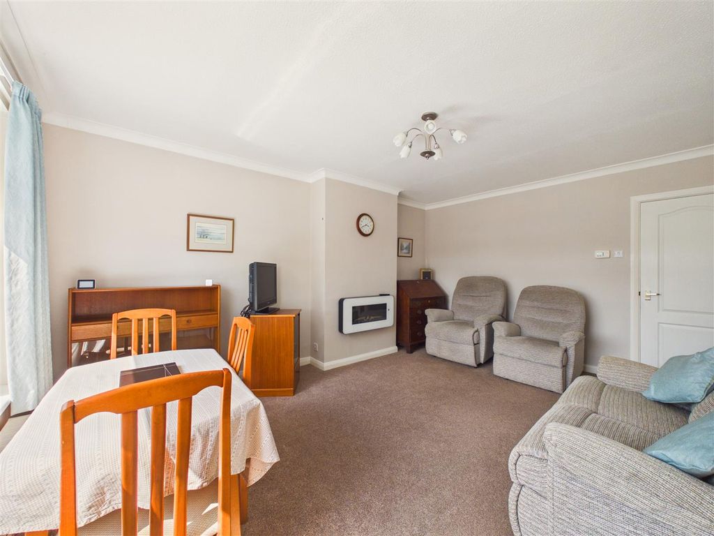 Property photo 3 of 11 Cam03303G0-Pr0393-Still003.Jpg