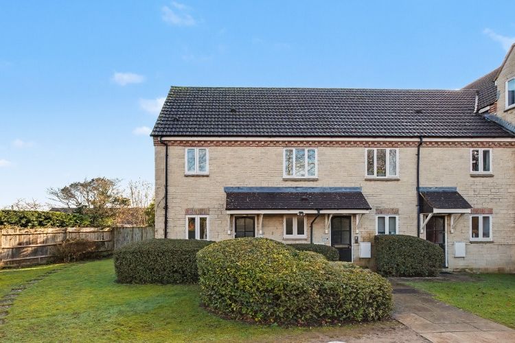 Property photo 1 of 8 321361