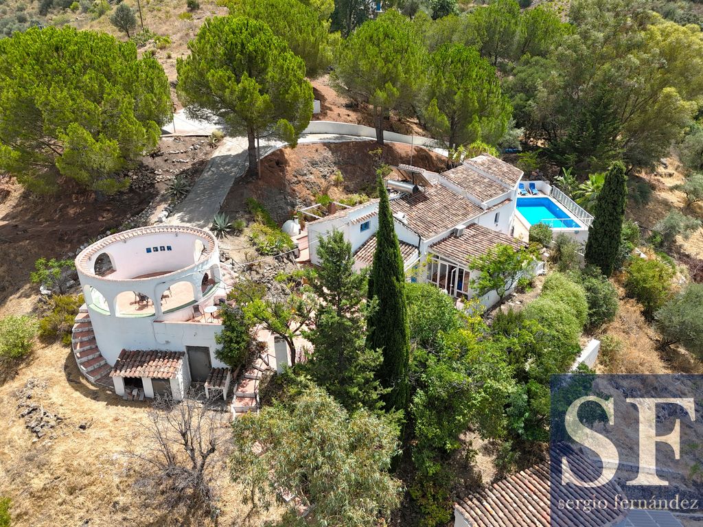 Property photo 2 of 20