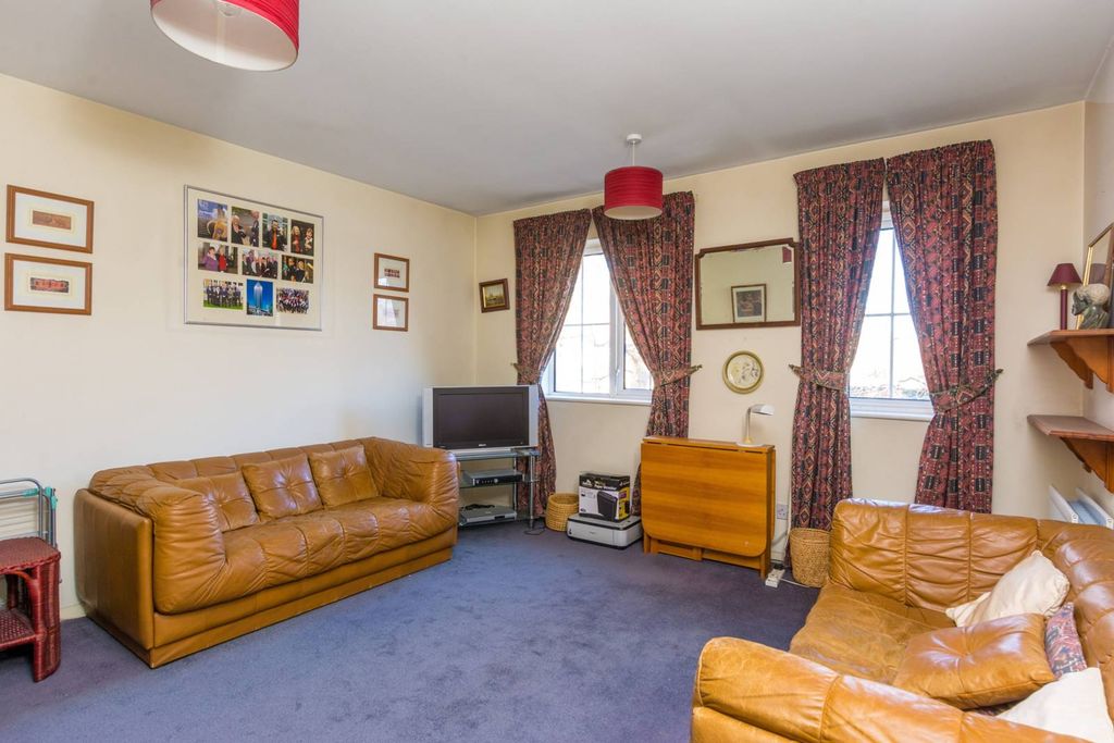 Property photo 2 of 5