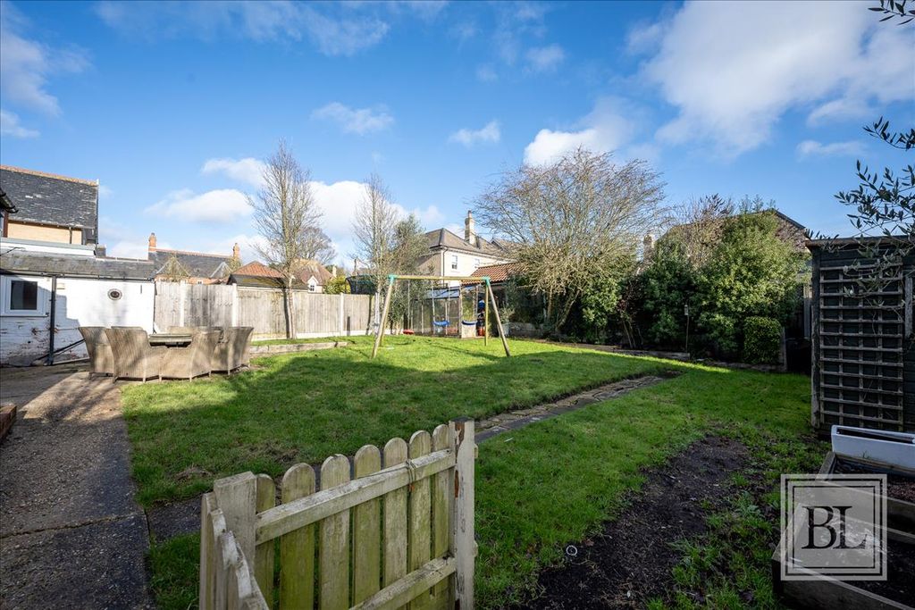 Property photo 2 of 19