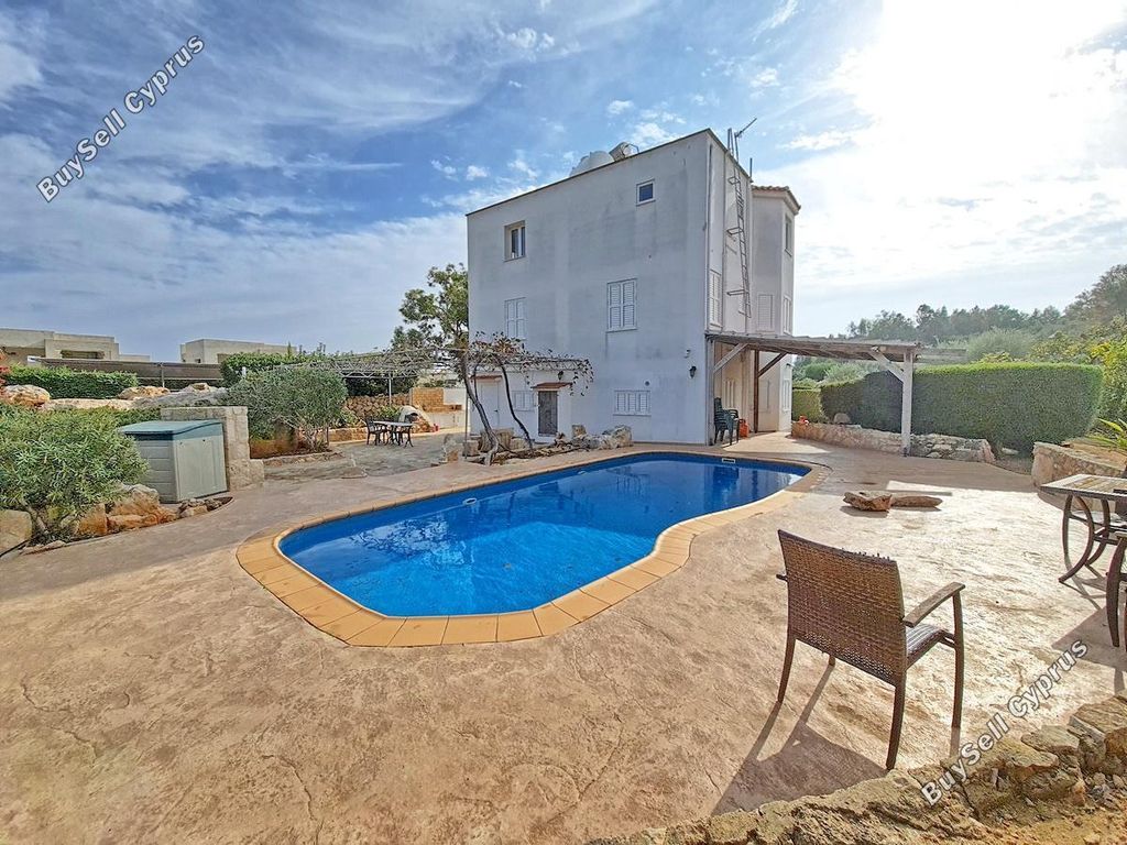 Property photo 3 of 45