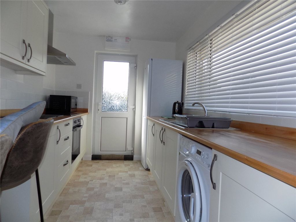 Property photo 2 of 12 Kitchen/Breakfast