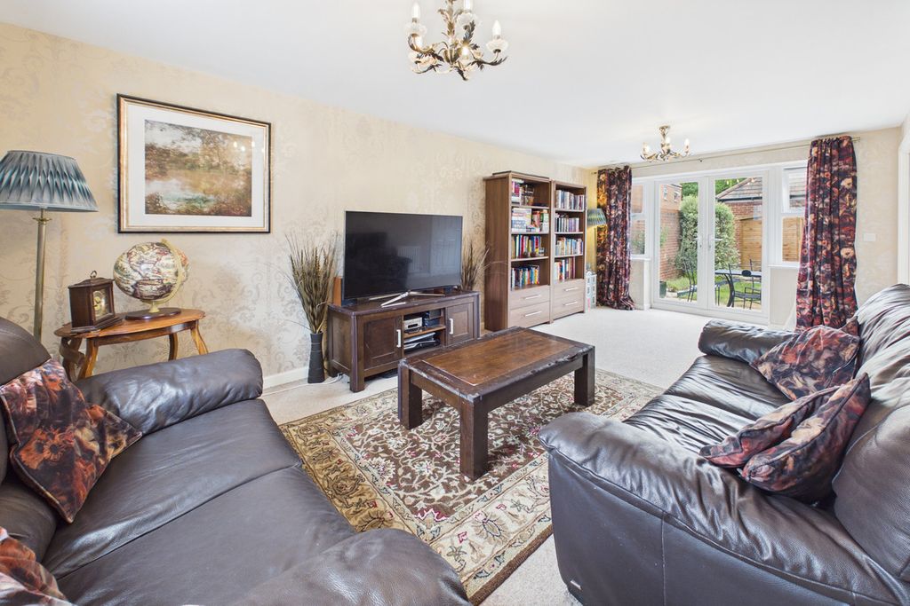 Property photo 2 of 31