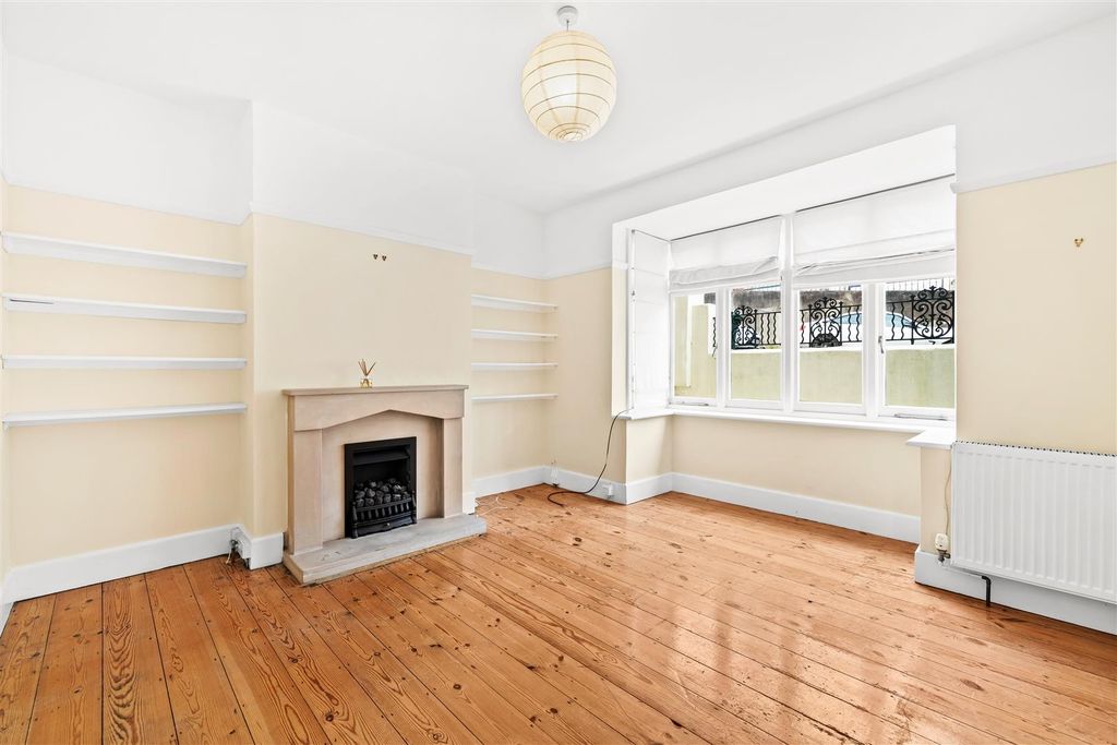 Property photo 2 of 17 2