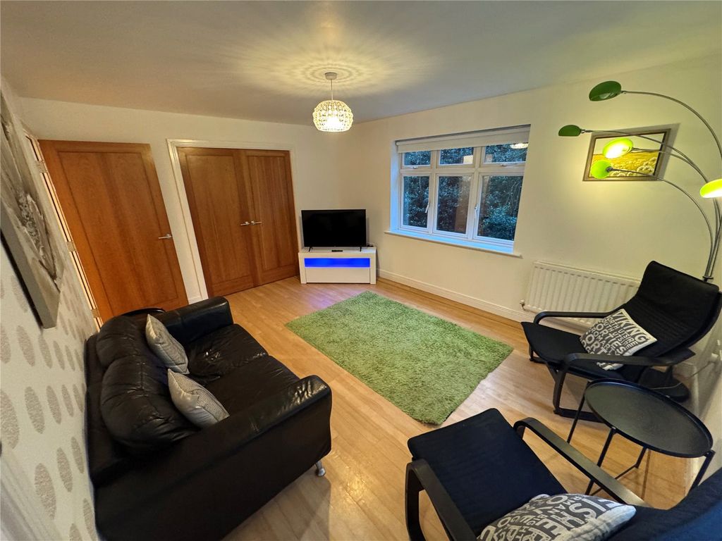 Property photo 3 of 10 Picture No. 12
