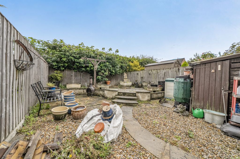 Property photo 2 of 8 14728371