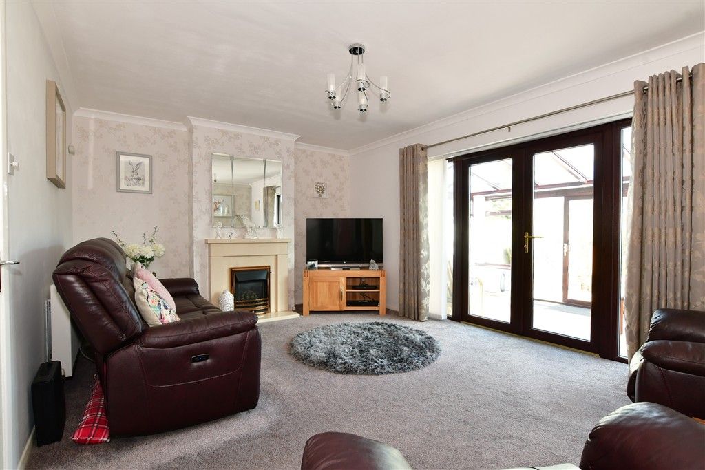 Property photo 1 of 8 Lounge