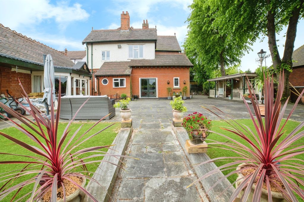 Property photo 1 of 34