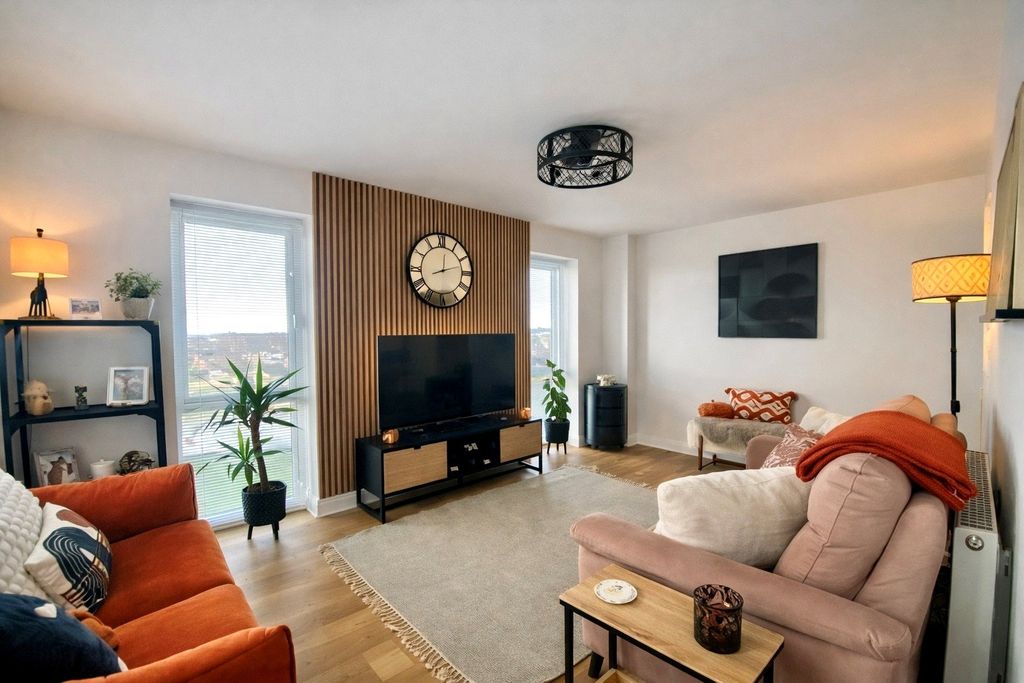 Property photo 2 of 10 Living Room