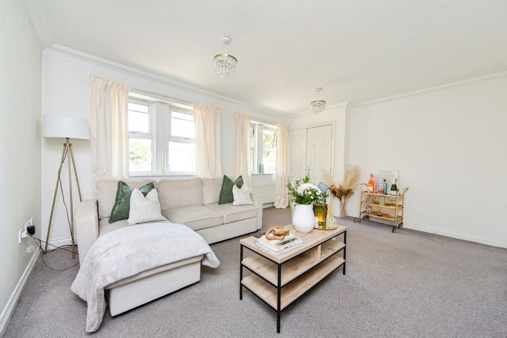 Property photo 2 of 14 Pbox-Img.Jpg