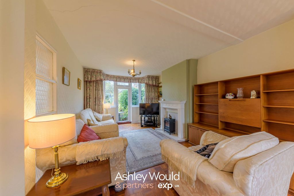 Property photo 2 of 22