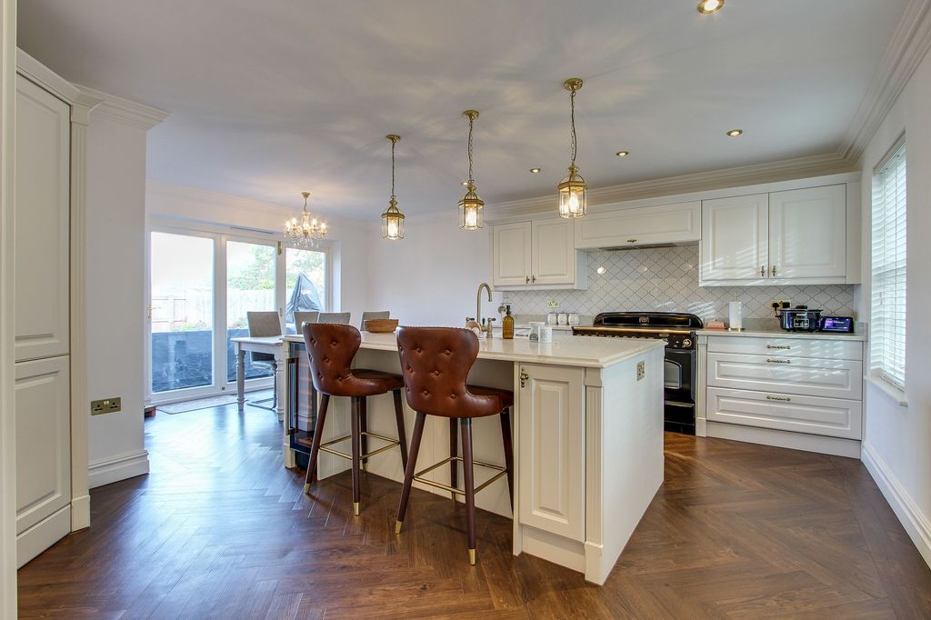 Property photo 2 of 35