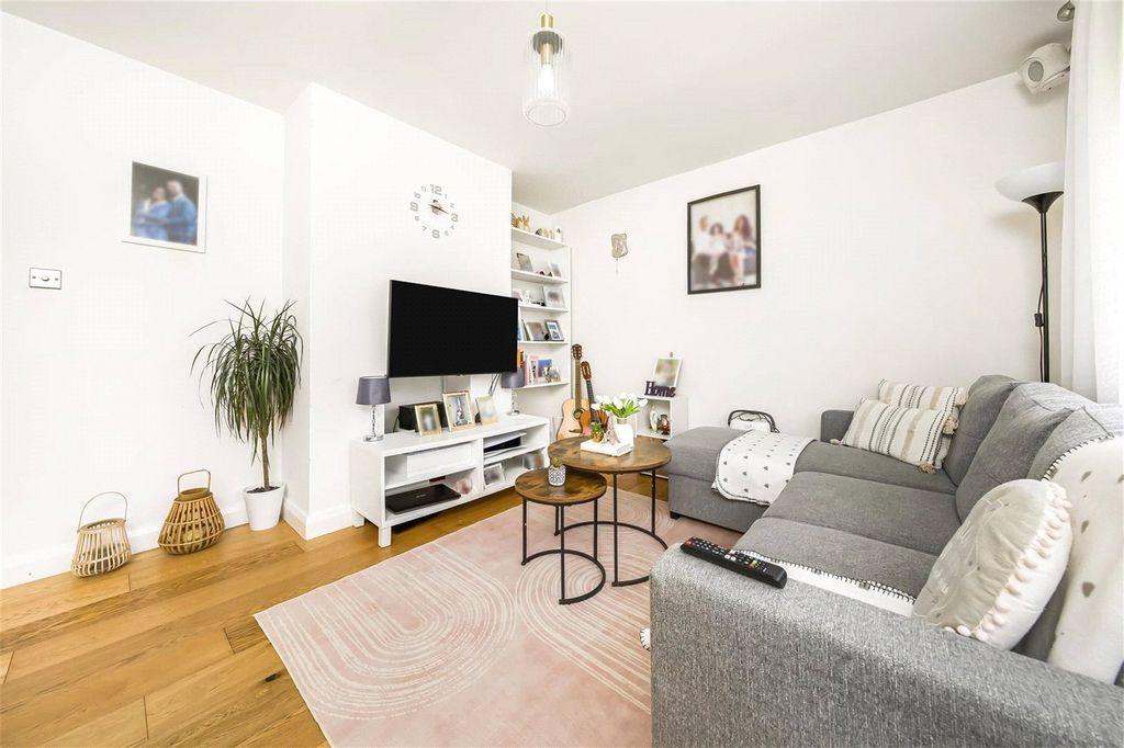 Property photo 3 of 11 Picture No. 16