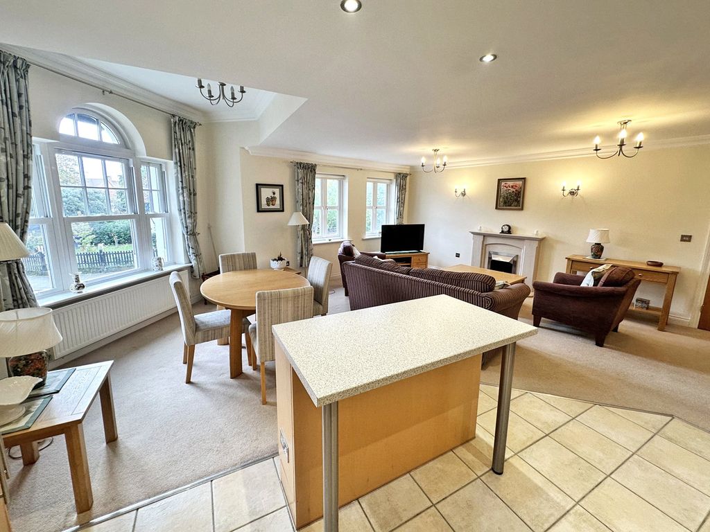 Property photo 3 of 16 Picture 3