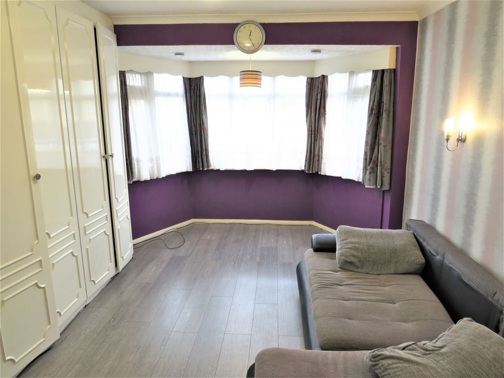 Property photo 2 of 5 Gallery