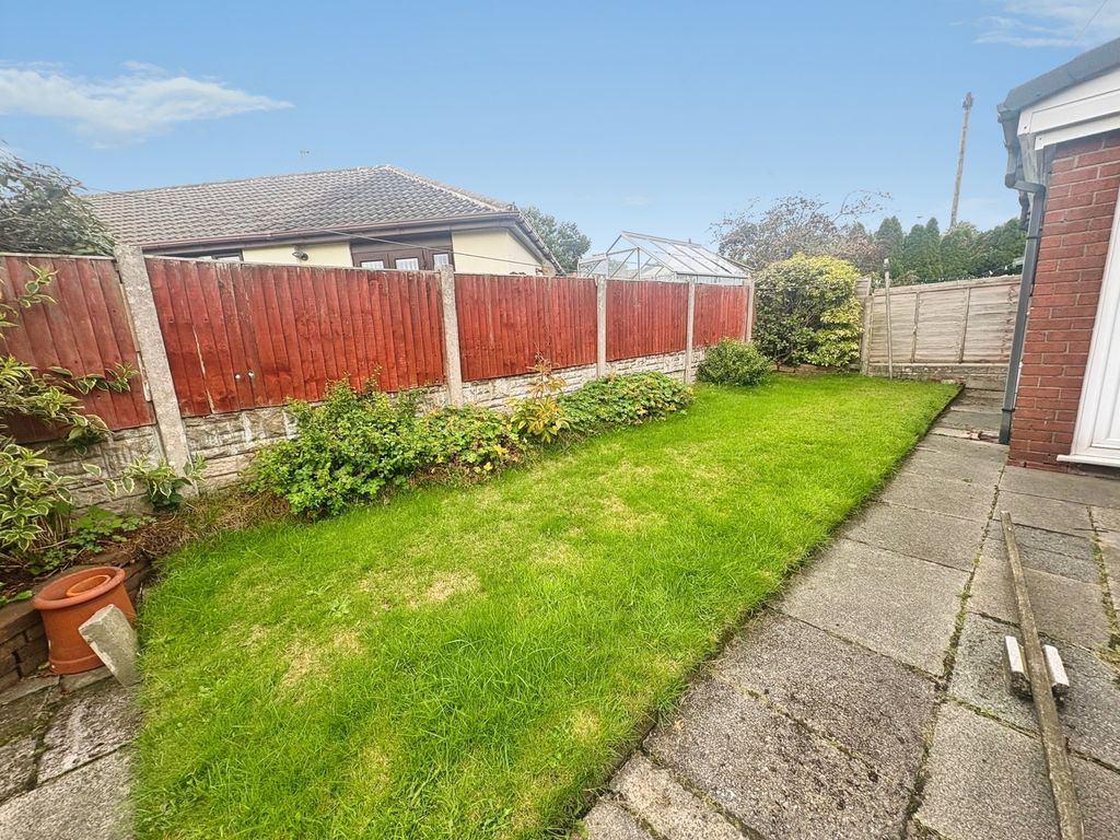 Property photo 3 of 13 Garden