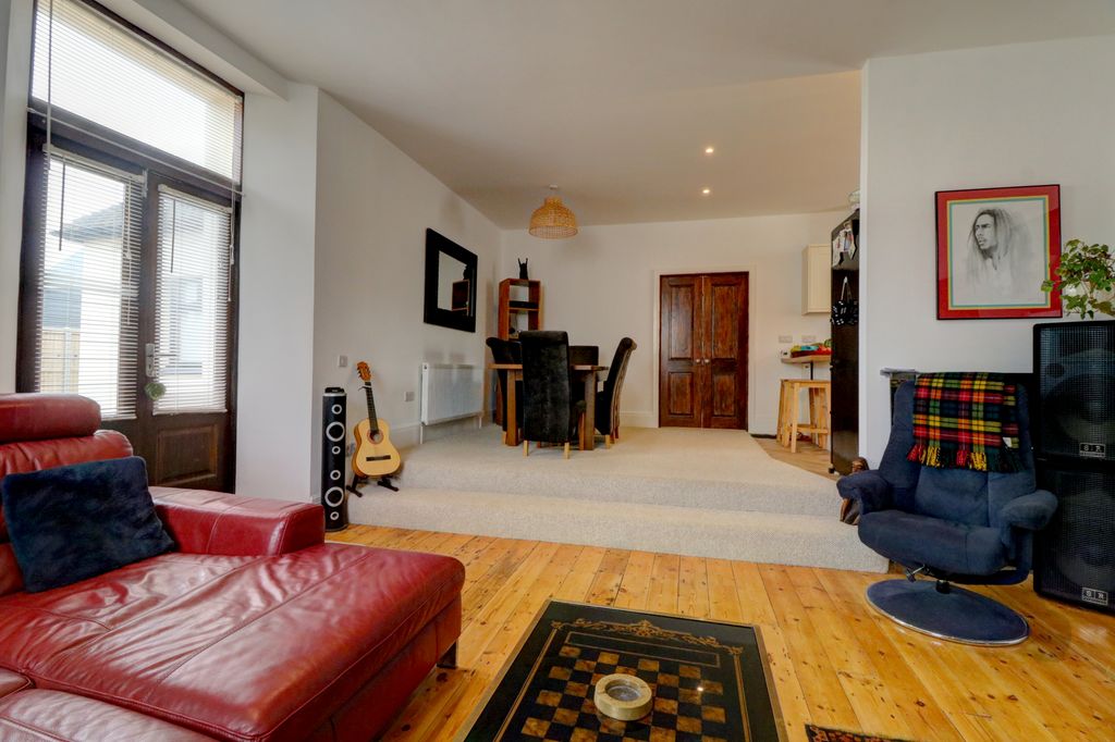 Property photo 3 of 24 Open Plan