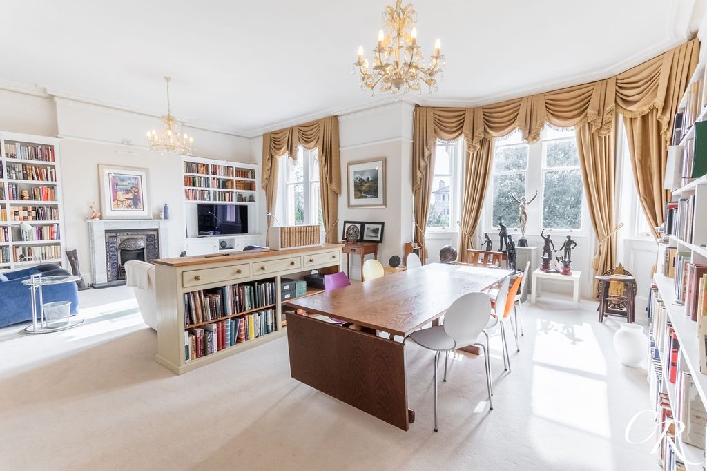 Property photo 3 of 19