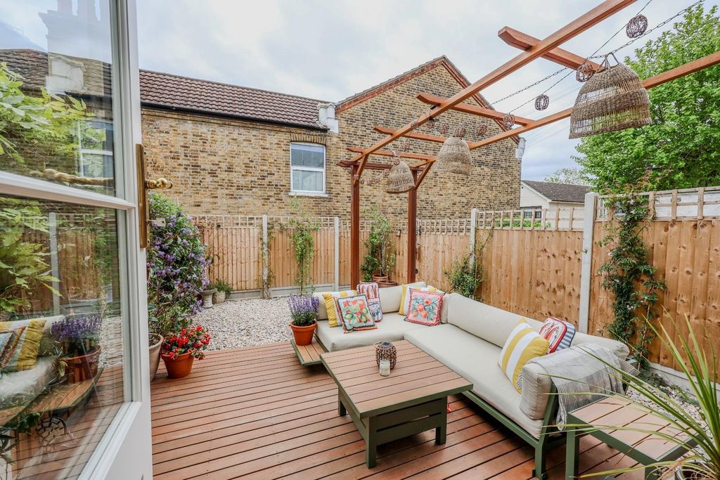 Property photo 3 of 41