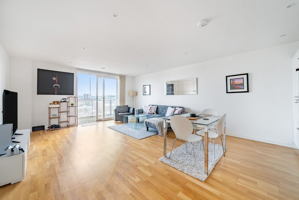 Property photo 1 of 17 2584352