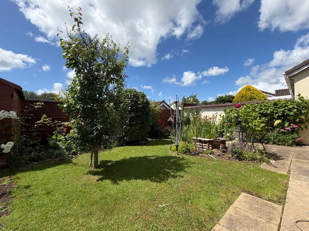 Property photo 2 of 17 Garden