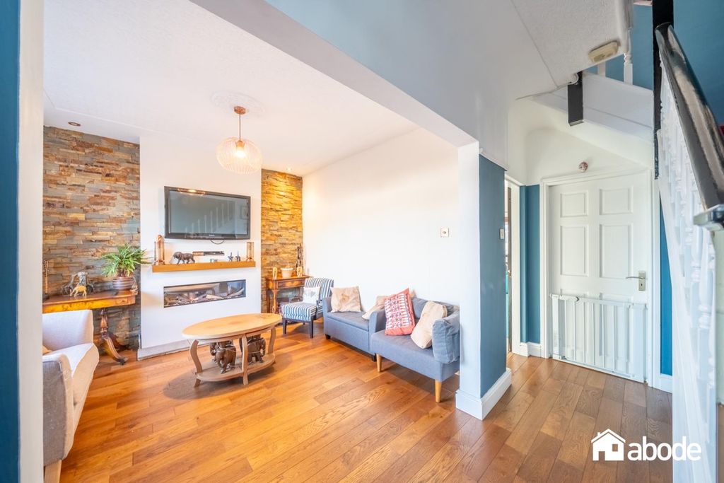 Property photo 2 of 36 Dsc07481-Hdr.Jpg