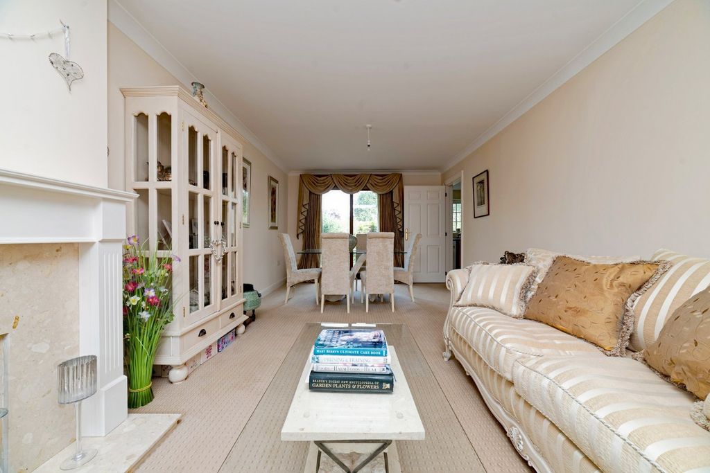 Property photo 3 of 18