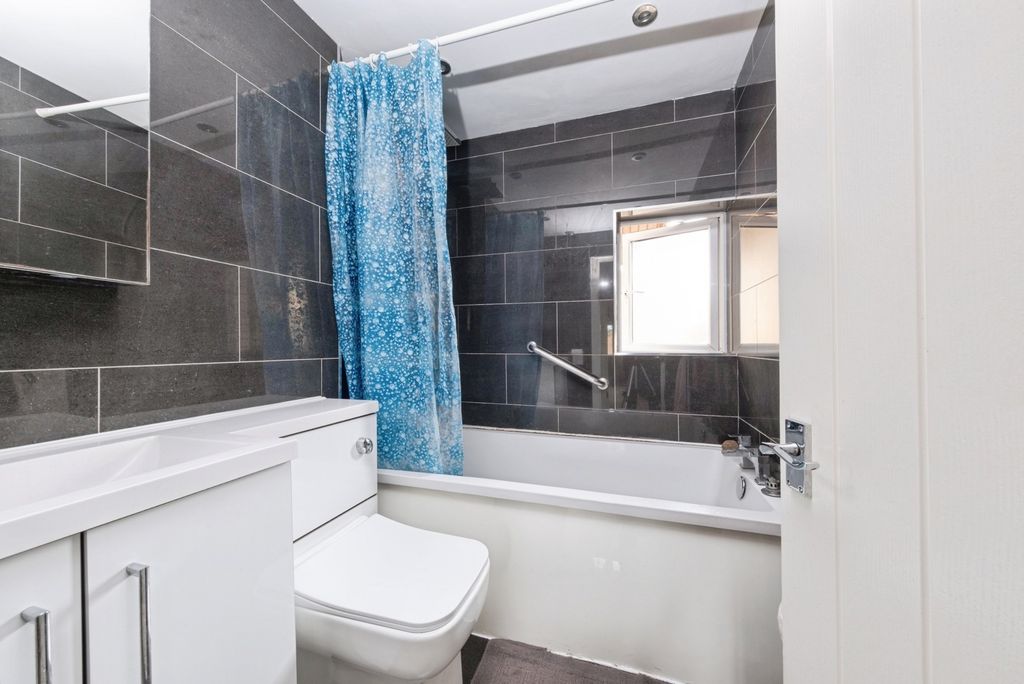 Property photo 2 of 17 Pbox-Img.Jpg