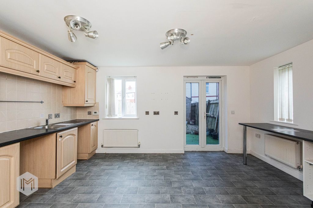 Property photo 2 of 22 Picture No. 51