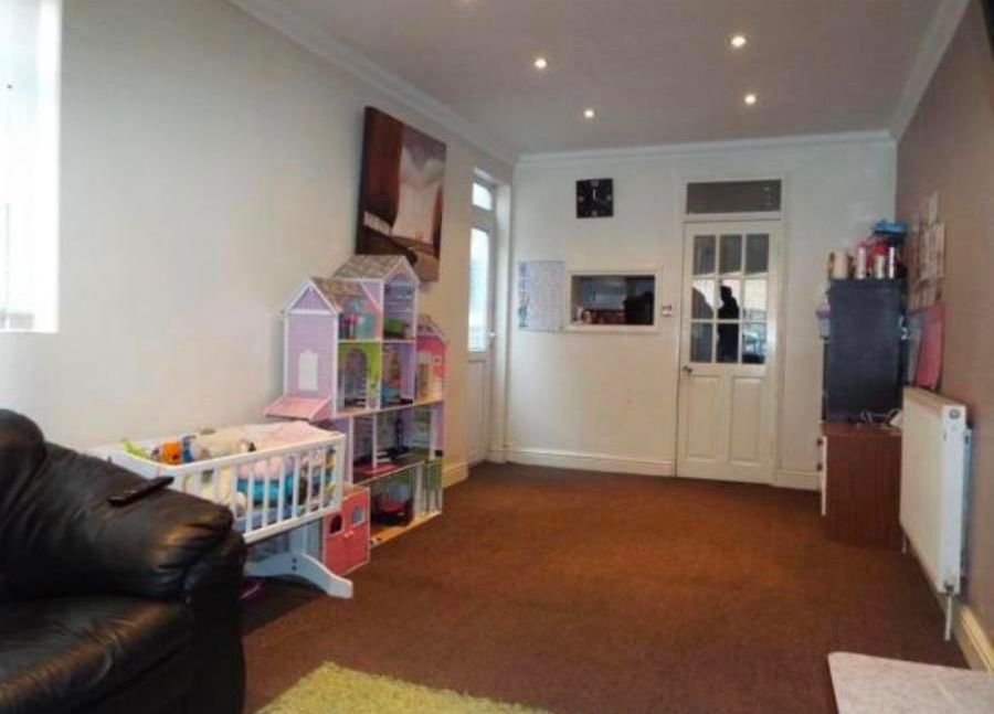 Property photo 2 of 10