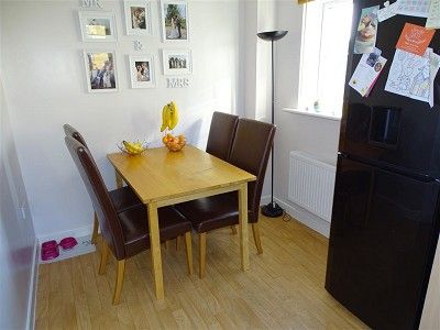 Property photo 3 of 8 Dining Area