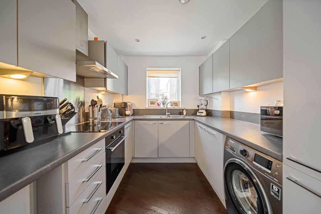 Property photo 3 of 13 4324613