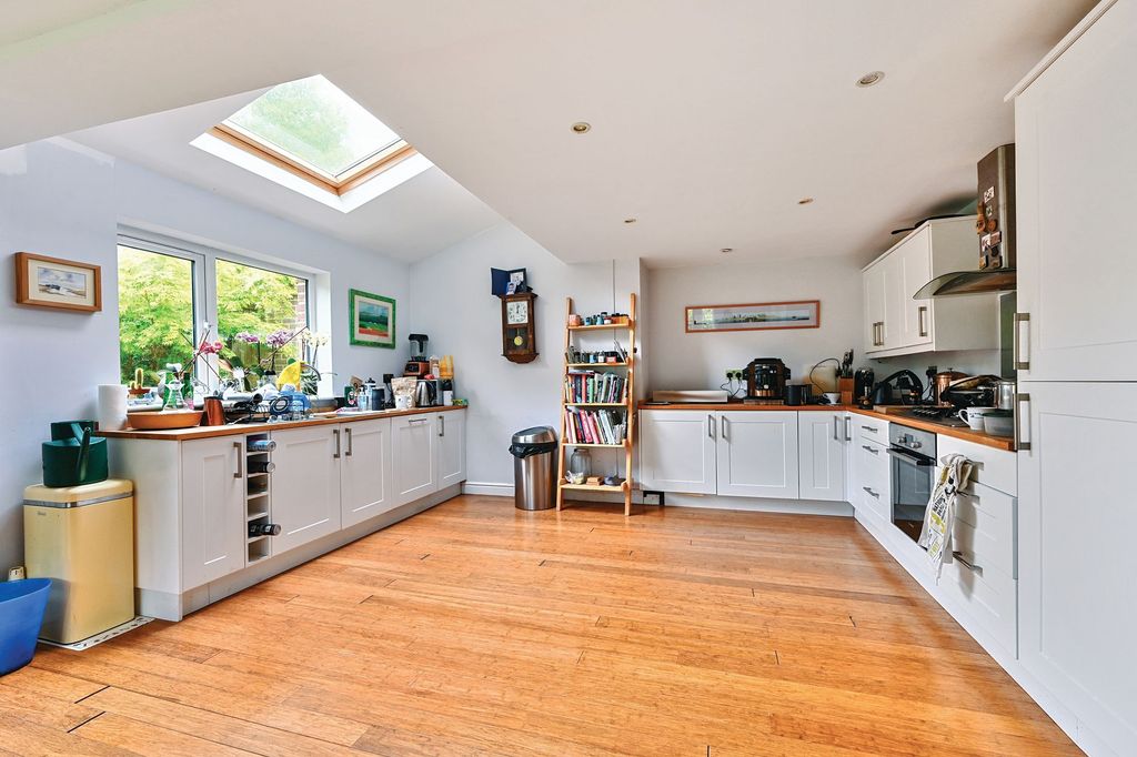 Property photo 2 of 14