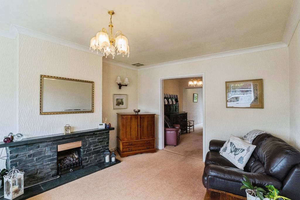 Property photo 3 of 25 Pbox-Img.Jpg