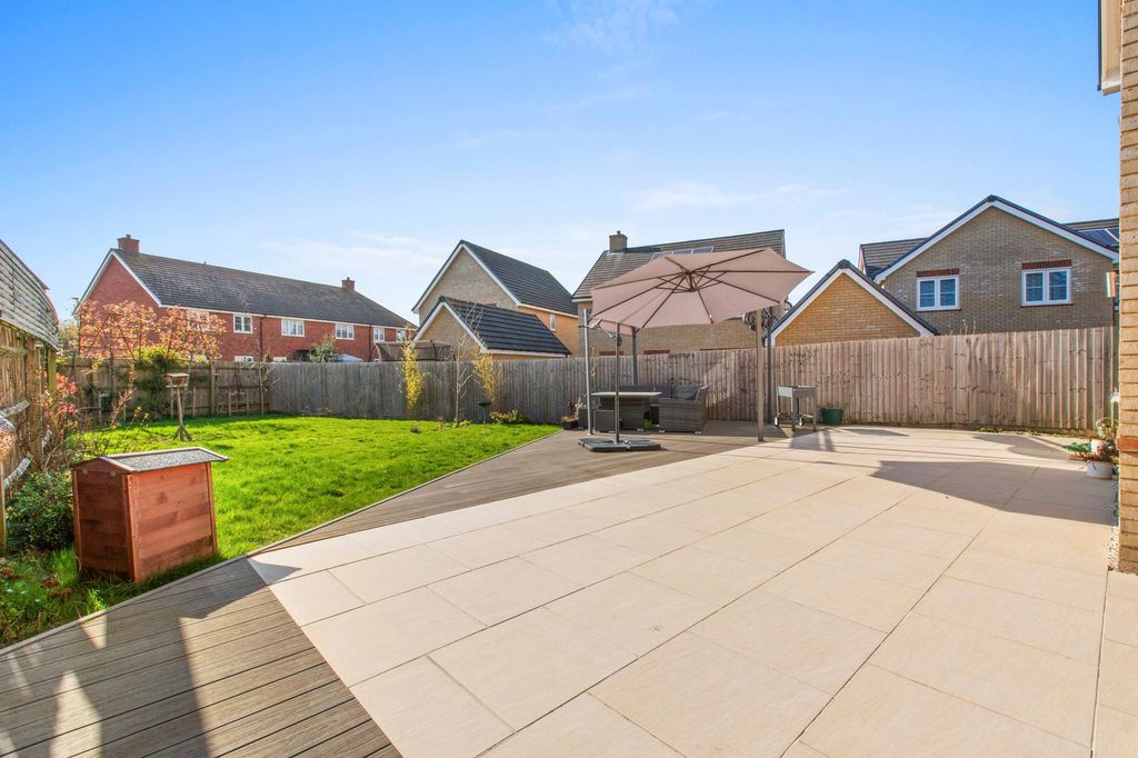 Property photo 3 of 12